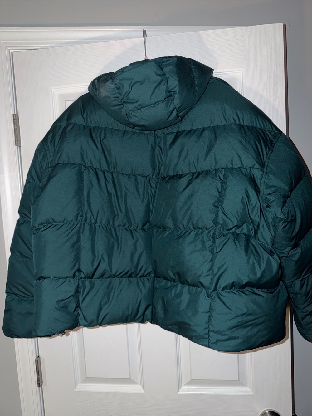 L.L. Bean Women's Dark Green Cropped Puffer Jacket with Hood - Picture 5 of 5